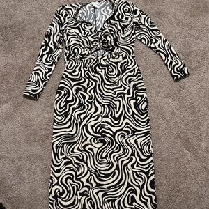 H&M Black and White Patterned Long Sleeve Dress